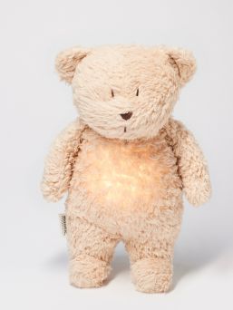 Moonie bear lugnar ditt barn för sömn - lugnande rosa ljud och svagt nattljus hjälper även i utmanande sömnsituationer.