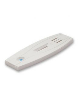 I Raskauskeijus kassettägglossningstest tas ett urinprov i en behållare och överförs till testet med pipetten som medföljer i förpackningen.