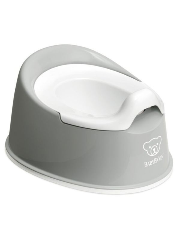 babybjorn-smart-potty-pottstol-grey. Baby Björn Smart Potty, som är kompakt och lätt att rengöra. Pottan är också perfekt att ta med på utflykter, till stugan och till mormor, den är liten och tar inte upp för mycket plats när man reser. När det är en nödsituation är pottan alltid med dig.