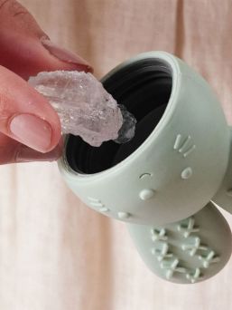 b.box Chill + Fill – kylande tuggleksak för tandköttet - Sage