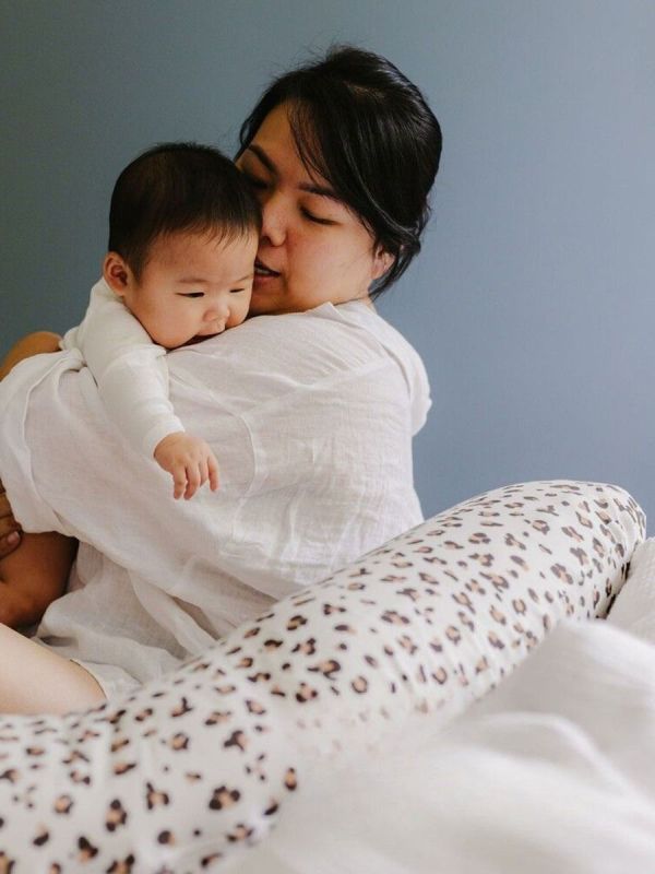 Buddy amningskudde / kroppskudde, leopard cream