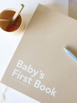 Design Letters - Babyns första bok - Beige