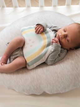 Snoogy värmekudde kan lindra symtomen på kolik. En lavendeldoftande värmekudde lugnar barnet och gör det lättare att somna.