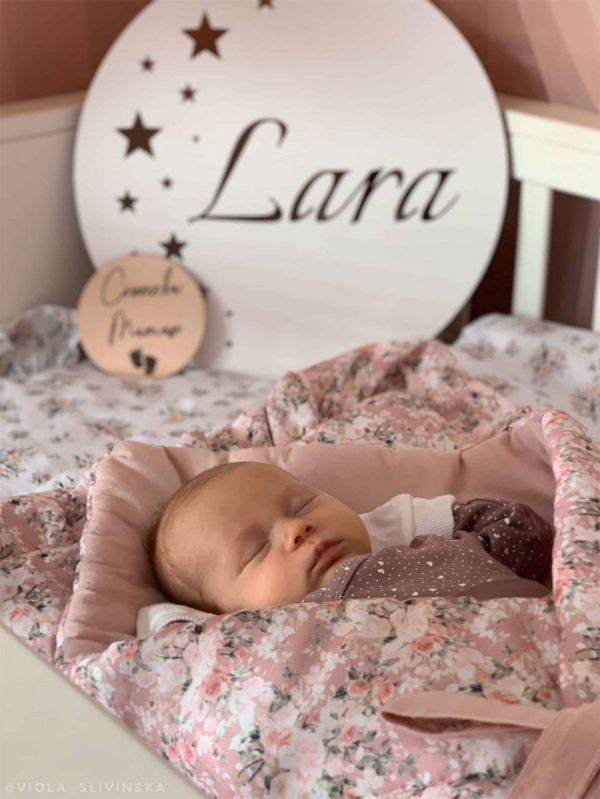 Dusty Rose babyswaddle – mjuk och andningsbar bärsjal för nyfödda