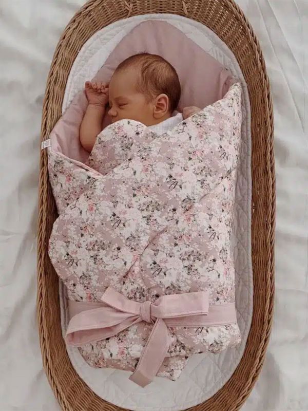 Dusty Rose babyswaddle – mjuk och andningsbar bärsjal för nyfödda