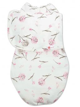 Embe swaddle Pink Clustered Flowers. Den intelligenta Embé-dragkedjan och lindningsdesignen hjälper till att använda lindningen på rätt sätt. Det förhindrar överspänning av bäckenområdet, vilket kan orsaka höftledsdysplasi under en längre tid.