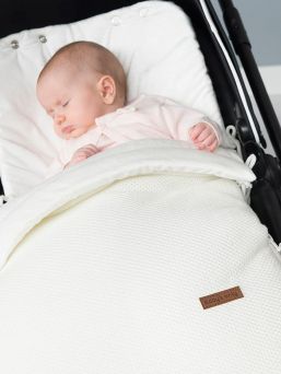 Baby´s Only åkpåse hålla barnet varmt i bilsäten och barnvagnar. Tack vare Åkpåse barnet inte behöver klä av sig och klä upp hela tiden, stannar barnet varma famn av påsen.