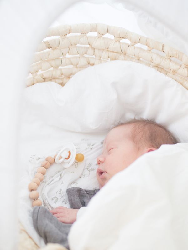 Graviditetsälva trendiga, säker och god kvalitet napphållare. Napphållare håller nappen nära barnet. Napphållare förhindrar droppande, när nappen ofta blir smutsiga eller förloras. 