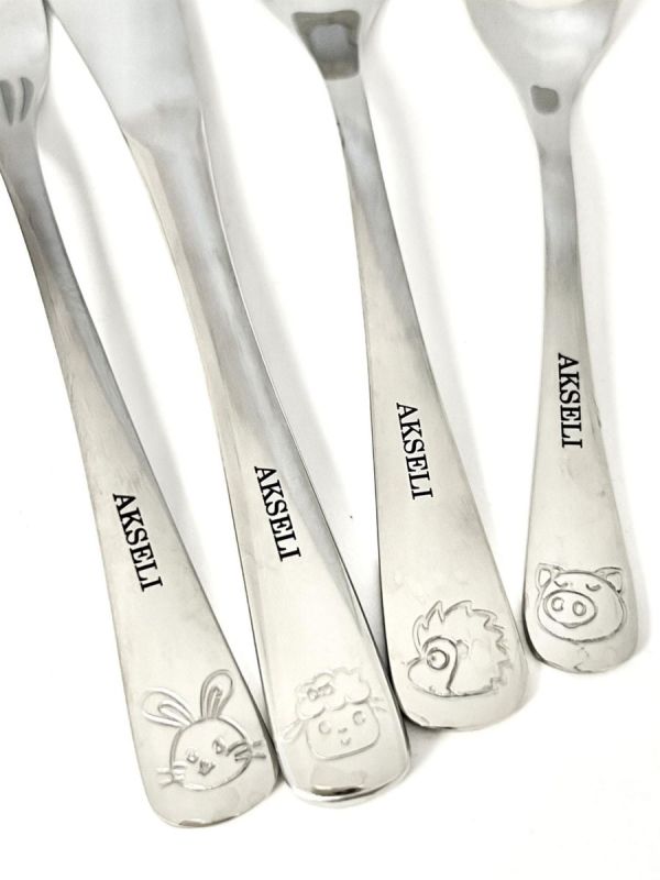 Barnbestick med namnet 4-delat