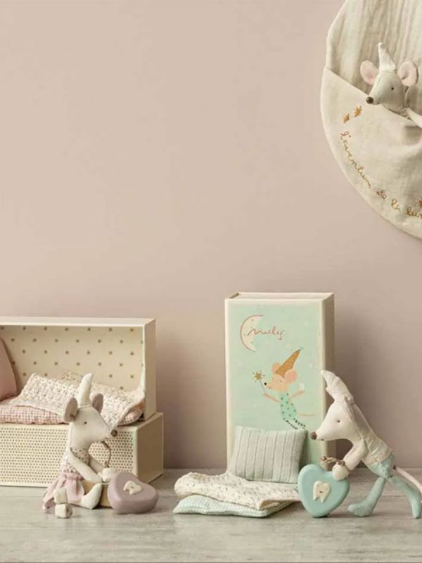 Maileg Tandféask Set – Lillesyster Mus & Metalltandask för Barnets Första Tand