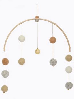 ILADO Harmony Ball mobile för bebis. En tidlöst vacker Harmony Ball hängande mobil som du kan placera över din babys spjälsäng eller blöjbytesställ.