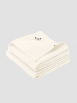 BIBS Muslin tyg är premium GOTS-certifierad multifunktionell babyduk som kan användas som rapsduk, amningsöverdrag, överdrag på din skötbädd eller som haklapp.