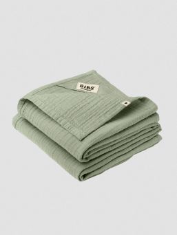 BIBS Muslin tyg är premium GOTS-certifierad multifunktionell babyduk som kan användas som rapsduk, amningsöverdrag, överdrag på din skötbädd eller som haklapp.