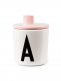 Design Letters lock till melamin kopp. Ett lock som ändrar Design Letters melamin koppen i en babyens mug.