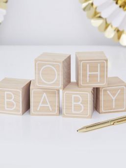 Familj och vänner kommer att älska att skriva på dessa babyblock - lämnar meddelanden för den underbara mamman att vara, ett minnessak som kommer att vara för evigt.