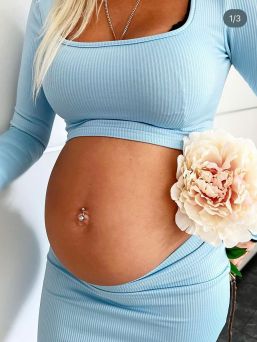 Navelsmycken Graviditet gör det möjligt att få behålla sin navelpiercing genom hela graviditeten.