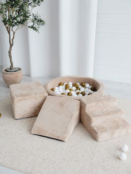 Vadderad bollhav, lekplats, rutschkana och trappor - Teddy Beige