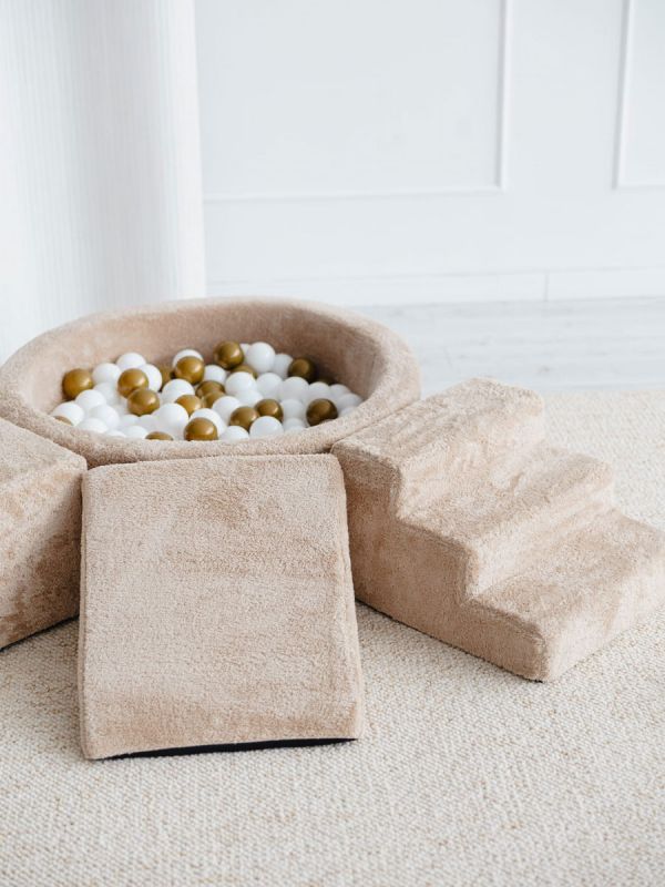 Vadderad bollhav, lekplats, rutschkana och trappor - Teddy Beige