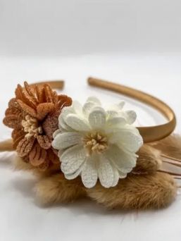 Studio Frommie Tiara Flowers pannband, white-coffee