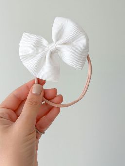Baby rosettband – mjukt och elastiskt hårband, White