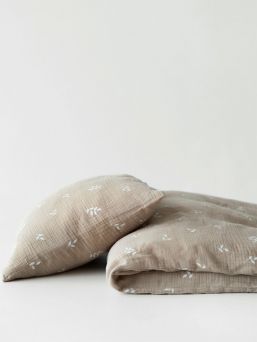 Baby påslakanset i gasbinda 85x125cm - Sand Leaves