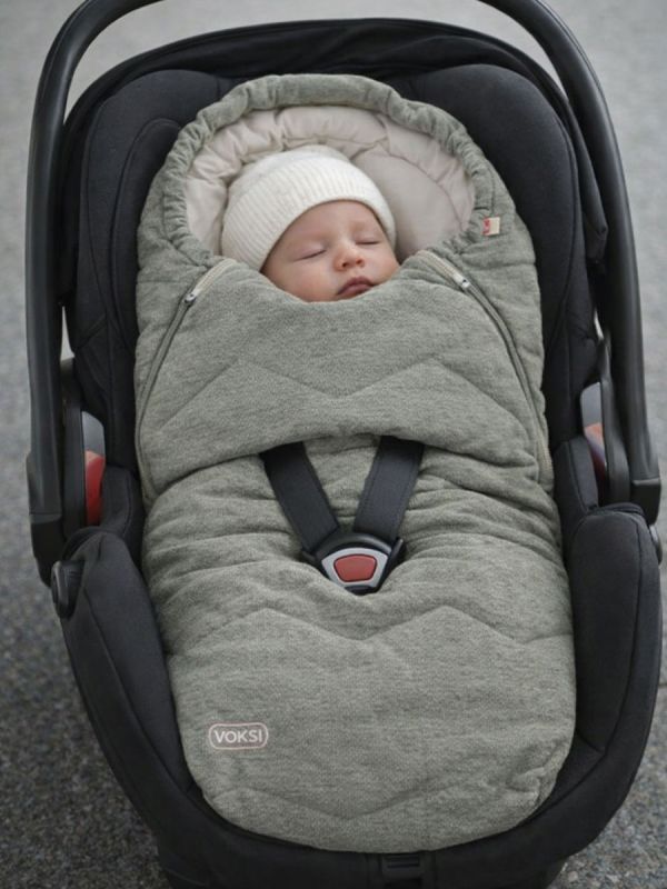 VOKSI - Breeze bilbarnstolsväska för barn 0-3å, Meadow Green