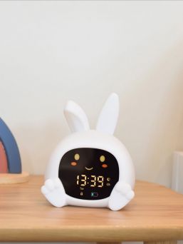 Zazu Sarah sömncoach för ett barn - väckarklocka, nattljus och ljudenhet