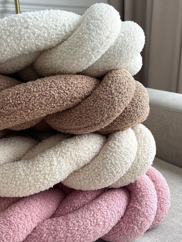 Bouclé flätad kantskydd för spjälsäng och juniorsäng - Light Beige