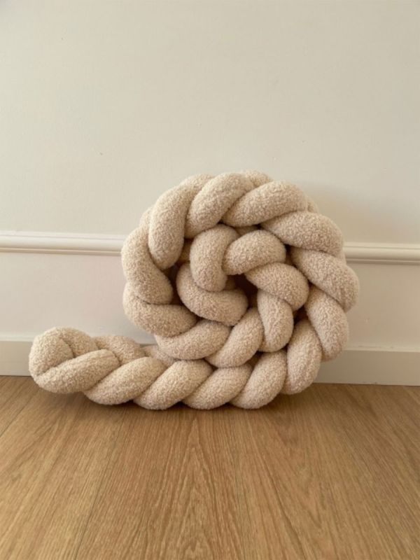Bouclé flätad kantskydd för spjälsäng och juniorsäng - Light Beige